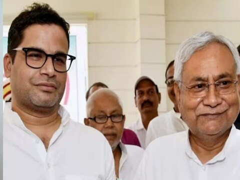 प्रशांत किशोर और नीतीश कुमार के बीच चल रहे वाकयुद्ध में राजनीतिक रणनीतिकार ने शनिवार को एक बार फिर बिहार के सीएम पर निशाना साधा है. PTI