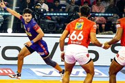 PKL 2022: दबंग दिल्ली ने गुजरात जॉयंट्स को बड़े अंतर से पीटा, नवीन कुमार ने प्रदीप नरवाल को पीछे छोड़ा
