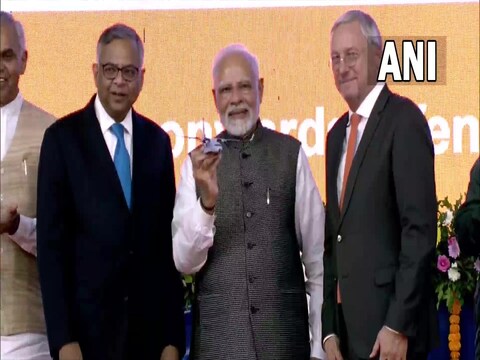प्रधानमंत्री मोदी ने शनिवार को वडोदरा में टाटा-एयरबस के C-295 मैन्युफैक्चरिंग प्लांट की आधारशिला रखी. (ANI फोटो)