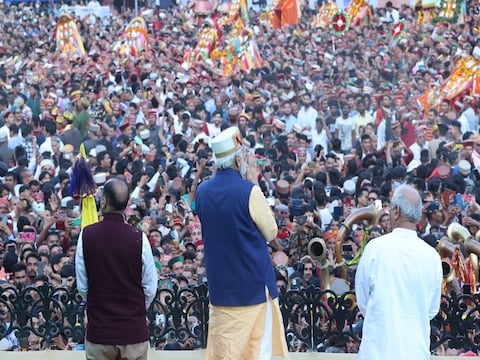 कुल्लू दशहरा के दौरान पीएम मोदी और सीएम जयराम (फाइल फोटो)