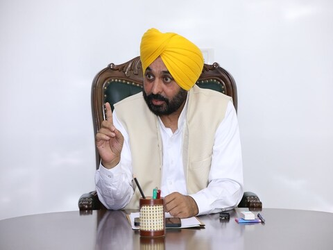 चंडीगढ़ में निजी बसों के प्रवेश पर पंजाब सरकार ने रोक लगा दी है. (फाइल फोटो)