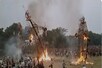 यमुना नगर में रावण दहन के दौरान जलता हुआ पुतला लोगों पर गिरा, कई घायल