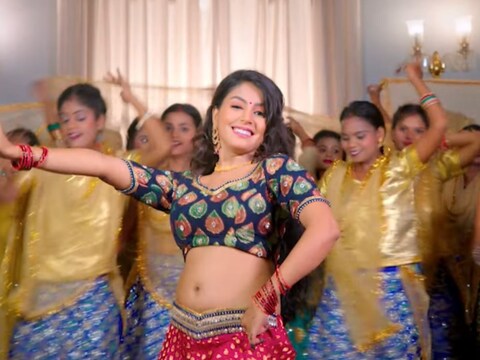Bhojpuri Song: शिल्पी राज के गाने पर माही श्रीवास्तव ने दिखाई दिलकश अदाएं
