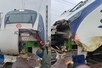 VIDEO: मुंबई से गांधीनगर जा रही वंदे भारत से टकराई भैंस, क्षतिग्रस्त