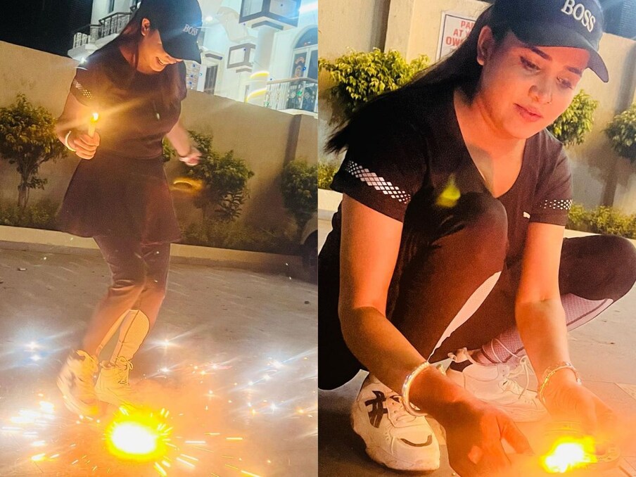  जोया खान (zoya Khan Photos) सोशल मीडिया पर काफी एक्टिव रहती हैं. वो खुद से जुड़ी कोई ना कोई पोस्ट इंस्टाग्राम पर शेयर करती रहती हैं. वैसे अक्सर उन्हें मॉडल और टिकटॉक स्टार राहुल जगताप के साथ वीडियो शेयर करते हुए देखा गया है. इसी बीच उन्होंने दिवाली सेलिब्रेशन की फोटोज (zoya Khan Diwali Celebration Pics) को इंस्टाग्राम पर शेयर किया है.