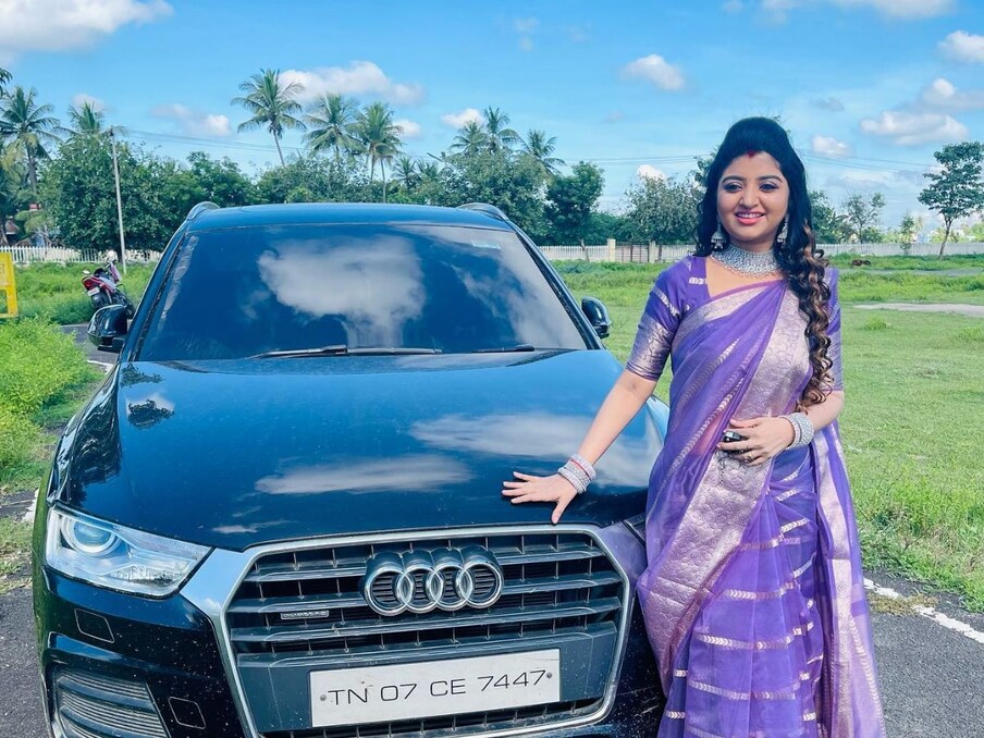  रविंदर और महालक्ष्मी के पास पहले से ऑडी जैसी लग्जरी कार है जिसकी तस्वीर हाल ही में एक्ट्रेस ने साझा की थी.