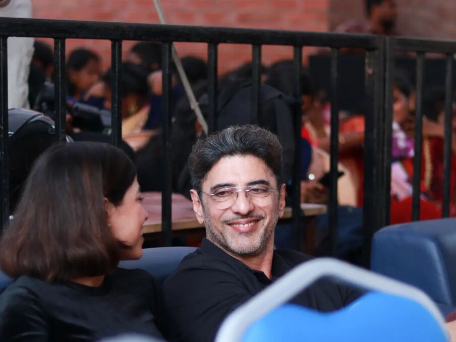  अभिनेता की बात से साफ लगता है कि वे और शीतल जल्द ही शादी करने वाले हैं, उन्होंने कहा, 'मैं फिट हूं.. हम दोनों मानसिक और बौद्धिक दोनों तरह से अच्छा महसूस करते हैं. शीतल की सोच में समझदारी दिखती है और मैं दिल से बहुत छोटा हूं.'अभिनेता की बात से साफ लगता है कि वे और शीतल जल्द ही शादी करने वाले हैं, उन्होंने कहा, 'मैं फिट हूं.. हम दोनों मानसिक और बौद्धिक दोनों तरह से अच्छा महसूस करते हैं. शीतल की सोच में समझदारी दिखती है और मैं दिल से बहुत छोटा हूं.'