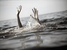 असम: लाली नदी में नाव पलटी, 1 साल का बच्चा लापता, 6 को किया गया रेस्क्यू