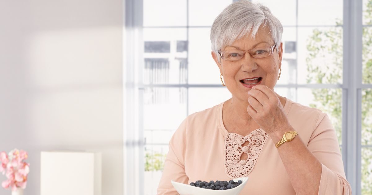 उम्र बढ़ने के साथ बढ़ता है हार्ट डिजीज का खतरा, खाने में इन बातों का