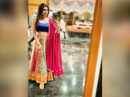 How to wear Lehenga Dupatta in Sari Style