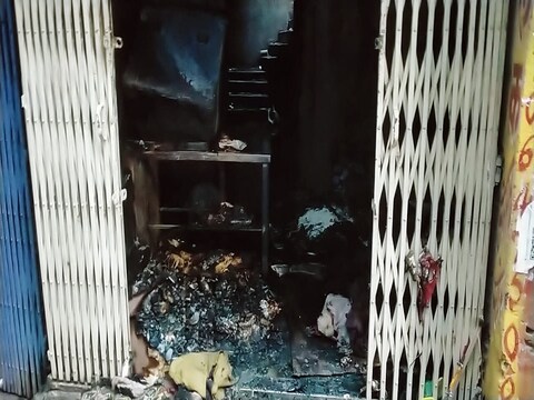 घर में महिलाएं कर रहीं थीं खरना का प्रसाद बनाने की तैयारी, रसोई घर के सिलेंडर में लगी भयानक आग, ब्लास्ट में 7 पुलिसकर्मियों समेत 25 से अधिक लोग जख्मी