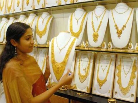 हाजिर बाजार में सोने की कीमत अभी 51 हजार के आसपास है. 