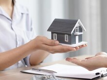 रिजर्व बैंक ने बढ़ाया रेपो रेट, कैलकुलेशन में देखें अब कितनी बढ़ जाएगी EMI