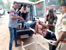 झारखंड में रेलवे साइट पर नक्सलियों ने की अंधाधुंध फायरिंग,इंजीनियर समेत 4 घायल