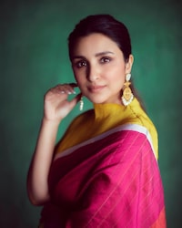  उधर, फिल्म ’एनिमल’ में अब रश्मिका मंदाना को परिणीति की जगह लिया गया है. पहली बार रणबीर कपूर और रश्मिका की जोड़ी पर्दे पर नजर आएगी. (फोटो साभारः परिणीति चोपड़ा इंस्टाग्राम)