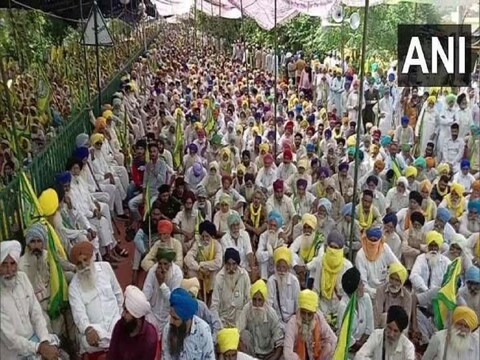 सीएम मान के आवास के समीप 13 दिन से धरने पर डटे हैं किसान. (Photo-ANI)