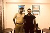 रोहित शर्मा ने पुलिस ऑफिसर के साथ खिंचवाई फोटो, तो लोगों ने उड़ा दी ये अफवाह