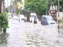 असम: चक्रवात ‘सितरंग’ से भारी बारिश और तबाही, आंधी में कई घर बर्बाद, पेड़ गिरे
