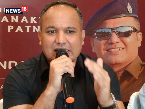 
बिहार के चर्चित आईपीएस अफसरों में से एक शिवदीप लांडे एक बार फिर से सुर्खियों में है. (Photo: News18)