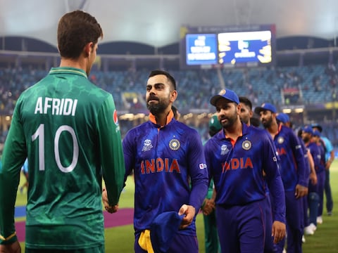 T20 World Cup 2022: जानिए टी20 में हिस्सा ले रही भारत और पाकिस्तान की टीम कितनी जवान है. (T20 World cup Twitter)