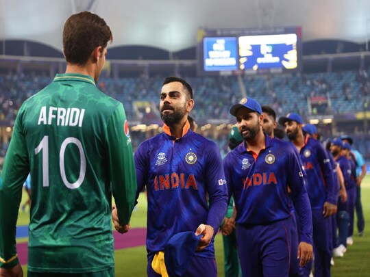 T20 World Cup 2022: जानिए टी20 में हिस्सा ले रही भारत और पाकिस्तान की टीम कितनी जवान है. (T20 World cup Twitter)