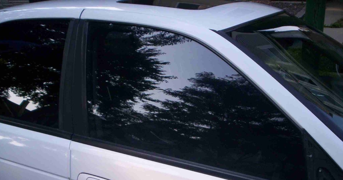 जब रोड लीगल नहीं हैं टिंटेड ग्लास तो सेलिब्रिटीज कारों के शीशे काले