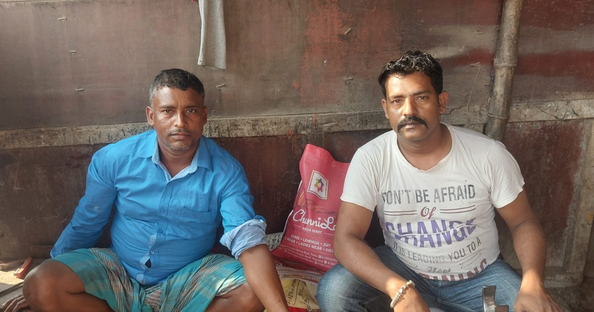 Success story: साड़ी के फॉल...दो भाइयों ने किया ऐसा कारोबार अब दे रहे  महिलाओं को रोजगार - success story of two brothers making saree beautiful –  News18 हिंदी