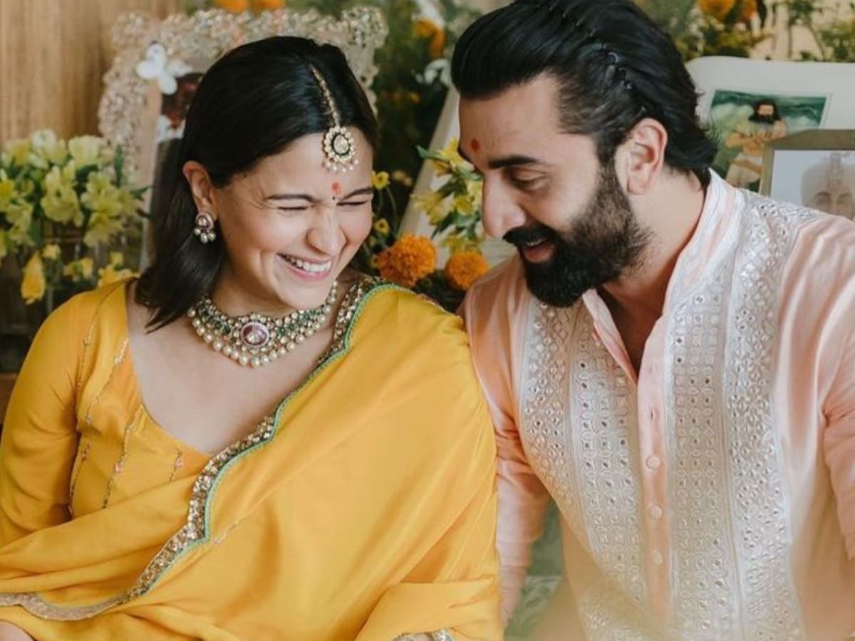 Alia Bhatt Baby pics, Alia Bhatt Baby name, Alia Bhatt wedding date, Alia Bhatt and Ranbir Kapoor, Alia Bhatt latest News, Alia Bhatt husband, आलिया भट्ट बेबी नेम, आलिया भट्ट बेटी का नाम, आलिया भट्ट बनी मां