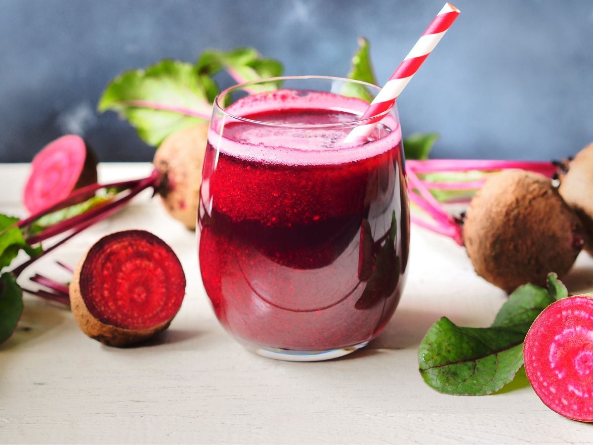 स्किन को हेल्दी बनाने के लिए इस्तेमाल करें चुकंदर का जूस, जानिए इसके लाभ -  use beetroot juice to make your skin healthy and glowing know its benefits  in hindi – News18 हिंदी