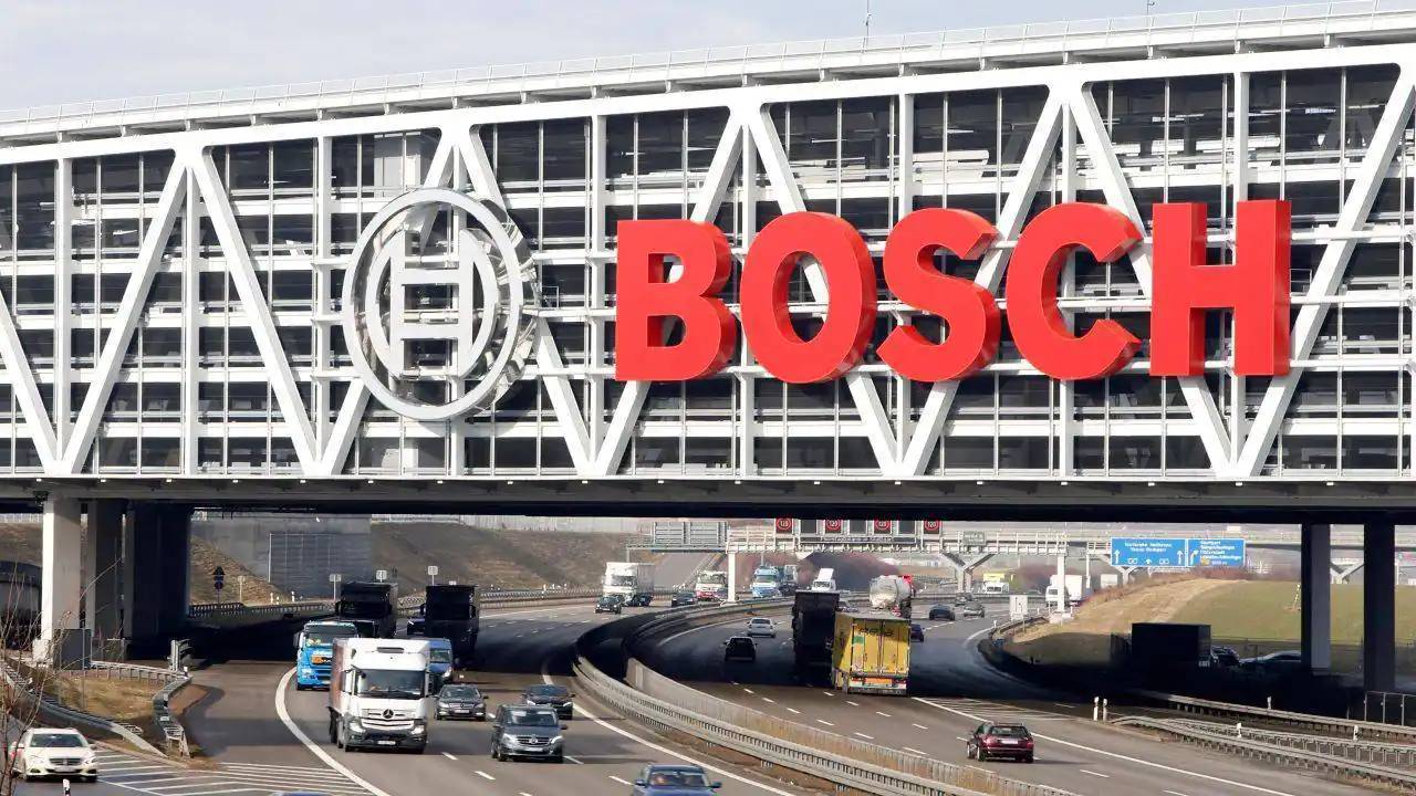  Bosch (16,890.50 रुपये प्रति शेयर) नेशनल स्टॉक एक्सचेंज.