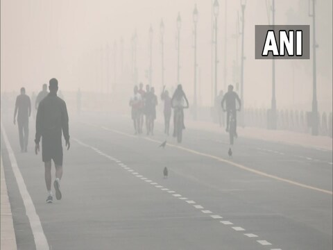 दिल्ली में खतरनाक हुई हवा, आज सुबह भी धुंध की चादर में लिपटी राजधानी 