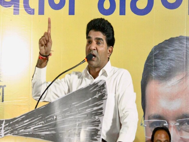 कौन हैं इसुदान गढ़वी? जिन्हें AAP ने बनाया गुजरात चुनाव में अपना CM फेस