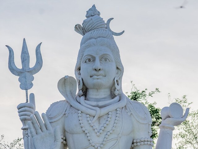 भगवान शिव को कहां से प्राप्त हुए थे त्रिशूल, डमरू, त्रिपुंड और नंदी