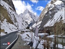 हिमाचल में ठंडः लाहौल में जमने लगी चंद्रभागा नदी, टूरिस्ट के लिए रोहतांग बंद