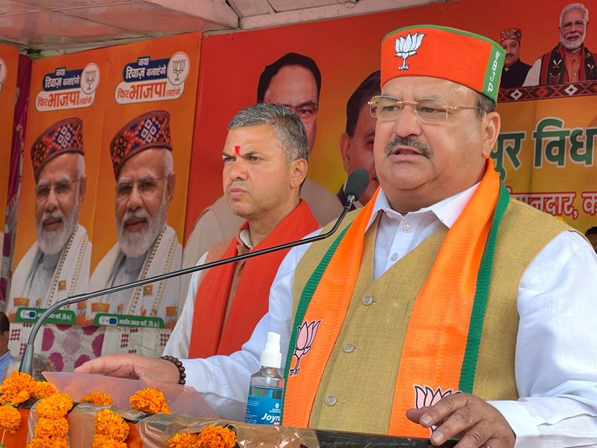 मंडी जिला के धर्मपुर विधानसभा क्षेत्र के तहत संधोल में चुनावी जनसभा में जेपी नड्डा. 