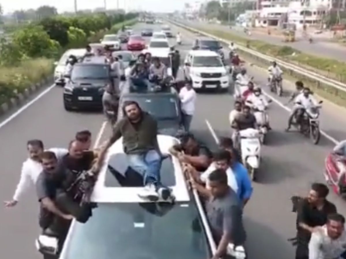 VIDEO: पवन कल्याण ने उड़ाई ट्रैफिक रूल की धज्जियां! वीडियो हुआ वायरल