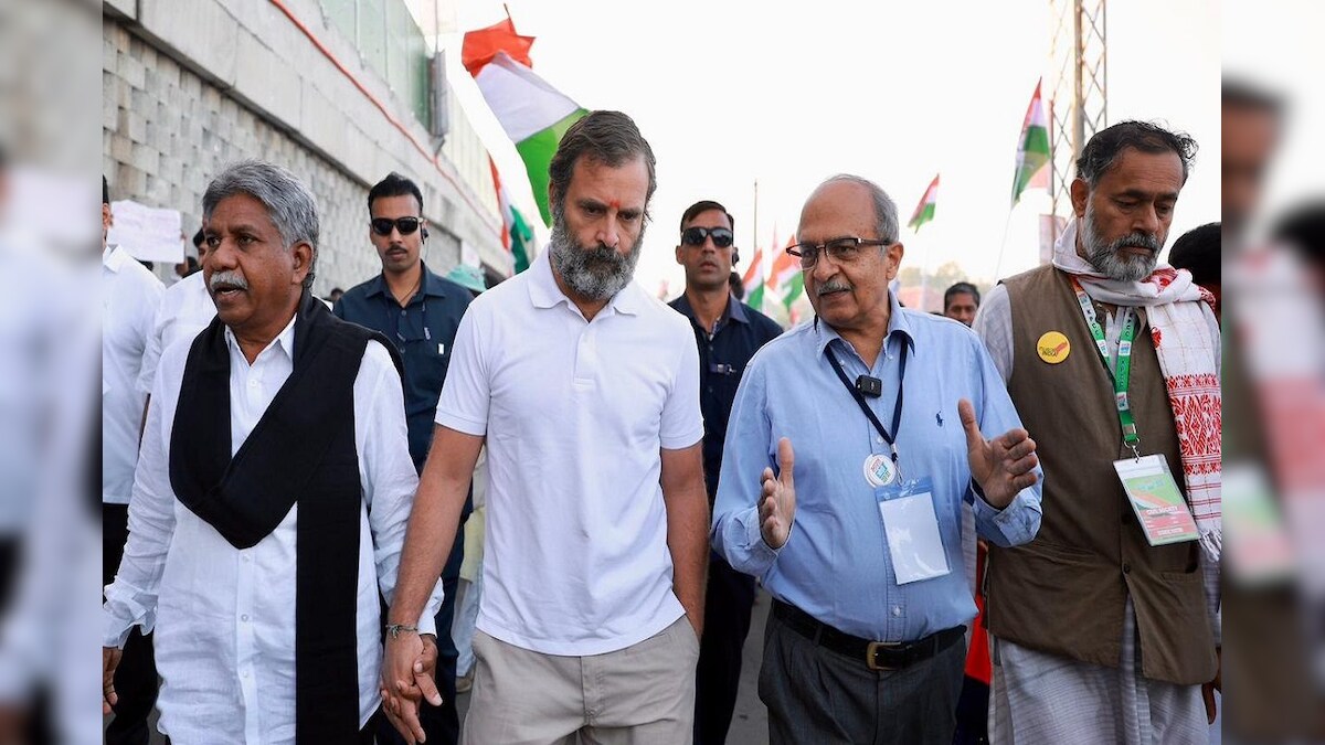 तेलंगाना: कांग्रेस की ‘भारत जोड़ो यात्रा’ में शामिल हुए प्रशांत भूषण कभी AAP की कोर टीम का थे हिस्सा