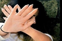 दिल्‍ली महिला आयोग की काउंसलर पर हमला, रिक्‍शे से बाहर खींचकर घसीटा