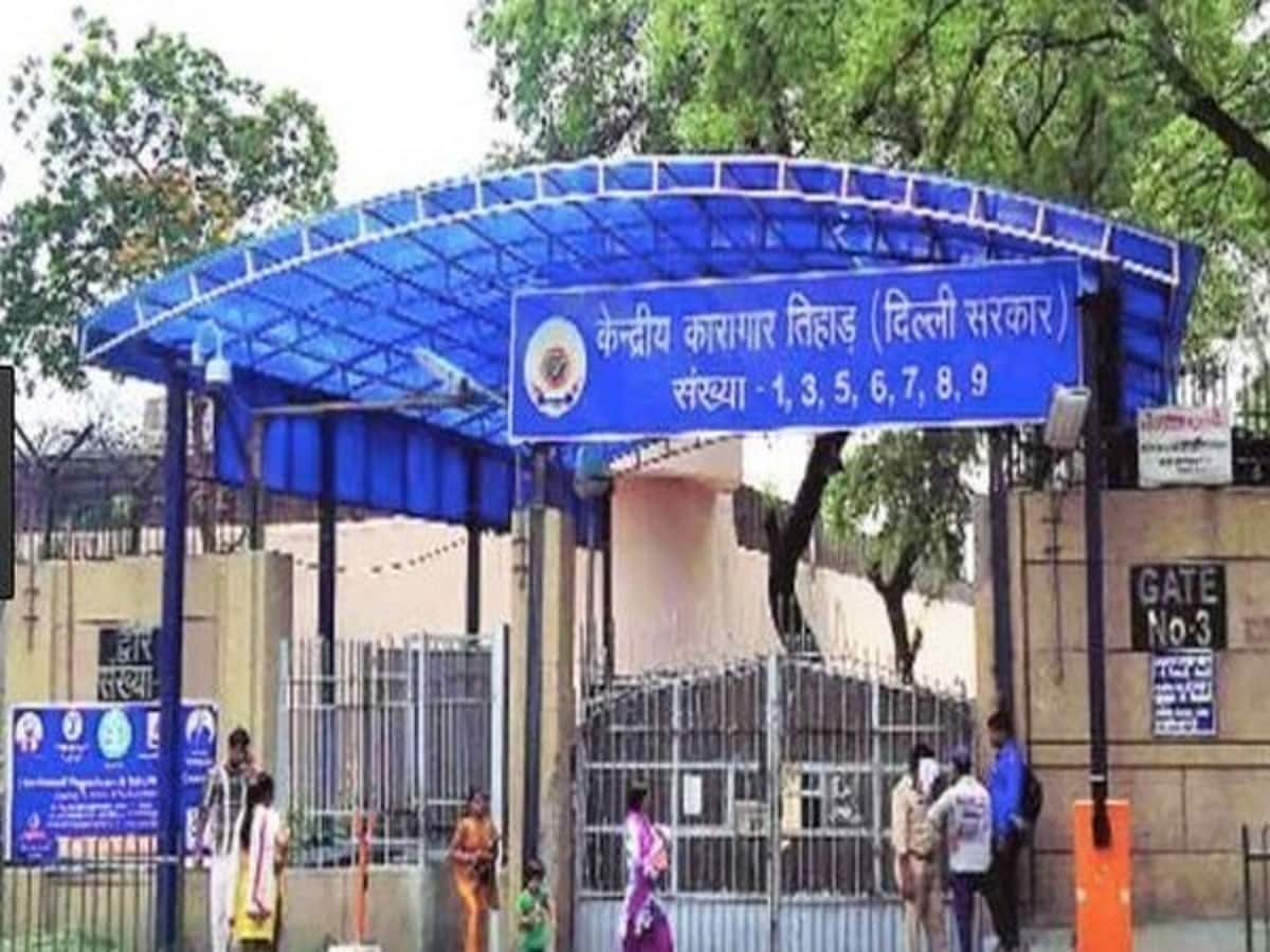 instal cctv cameras inside prison superintendents offices says panel looking into vip treatment charges in tihar, delhi, delhi news, tihar jail, tihar jail news, Instal cctv cameras inside prison superintendents offices, दिल्ली, तिहाड़ जेल