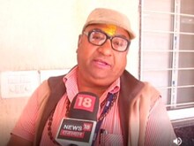Unique Service: 25 बरस से ये अधिकारी गले में सिटी डालकर घूम रहे हैं, जानें वजह