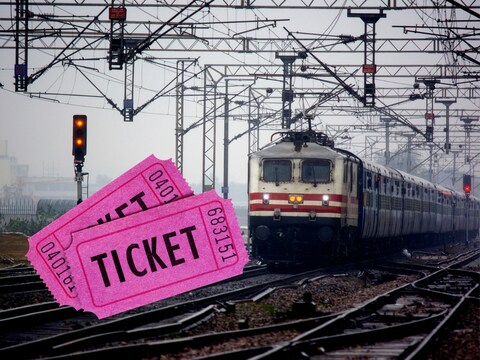 ट्रेन की टिकट ट्रांसफर करने के लिए IRCTC ऐप की मदद लें, image-canva