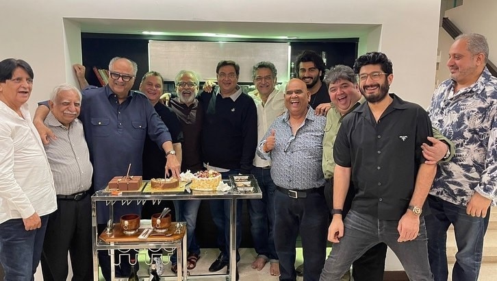 Janhvi kapoor, Janhvi kapoor video, Janhvi kapoor news hindi, boney kapoor birthday, boney kapoor viral video, जाह्नवी कपूर, जाह्नवी कपूर न्यूज हिंदी, जाह्नवी कपूर वीडियो, बोनी कपूर, बोनी कपूर वायरल वीडियो, बॉलीवुड न्यूज हिंदी