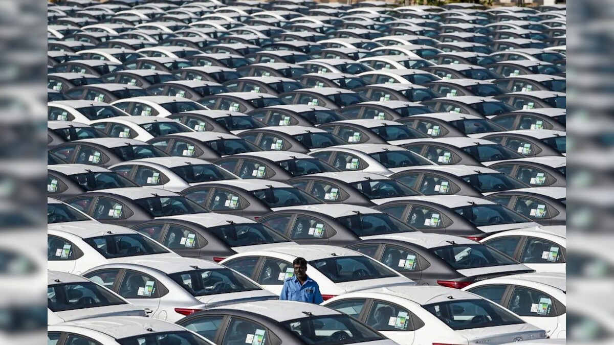 अचानक कैसे बिगड़ गया Small Budget Car का मार्केट, सब परेशान, जानिए इनसाइड स्टोरी