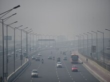 दिल्ली की हवा और बिगड़ी; वायु गुणवत्ता बेहद खराब, जानें नोएडा समेत NCR का AQI