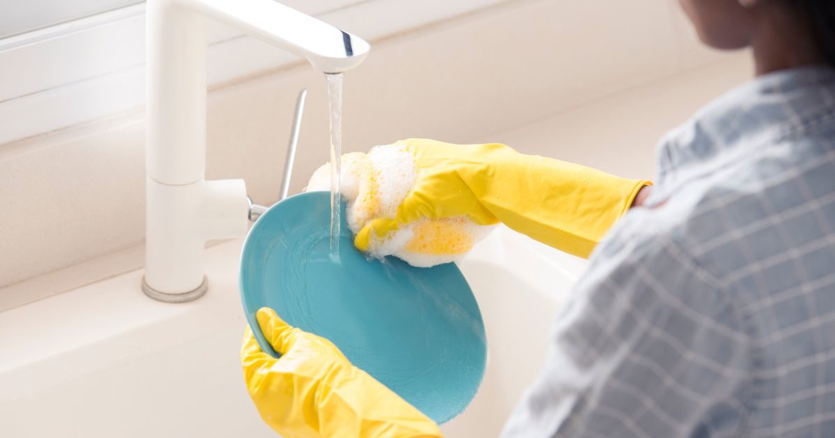 सर्दियों में बर्तन धोने का नहीं होता है मन तो ये ट्रिक्स आएंगी काम