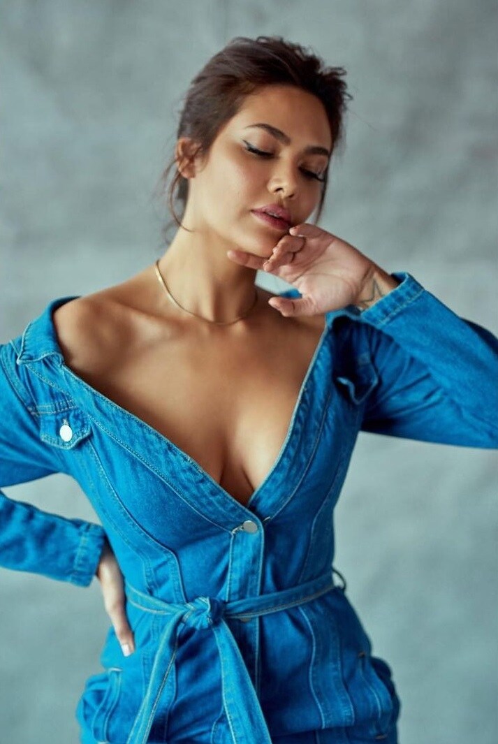 Esha Gupta B'day: Esha Gupta has not got the tag of bold actress just like that, she fascinates with her killer looks Esha gupta, Esha gupta news, Esha gupta birthday, Esha gupta photos, Esha gupta bold photos, bollywood news, Esha Gupta, Esha Gupta news, Esha Gupta birthday, Esha Gupta photos, Bollywood news