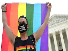 अमेरिका में समलैंगिक विवाह विधेयक पारित, बाइडेन बोले- प्यार-प्यार होता है