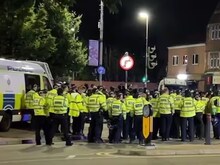 ब्रिटेन: सोशल मीडिया से फैली लीस्टर हिंसा, रिपोर्ट में खुलासा...
