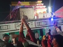 शादी समारोह में बच रहा था बर्थडे का गाना, अचानक होने लगी फायरिंग, देखिए Video