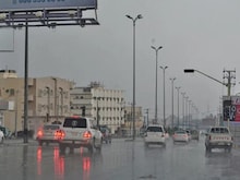 सऊदी अरब में भारी बारिश और तूफान की आशंका, स्कूल-कॉलेजों को किया गया बंद